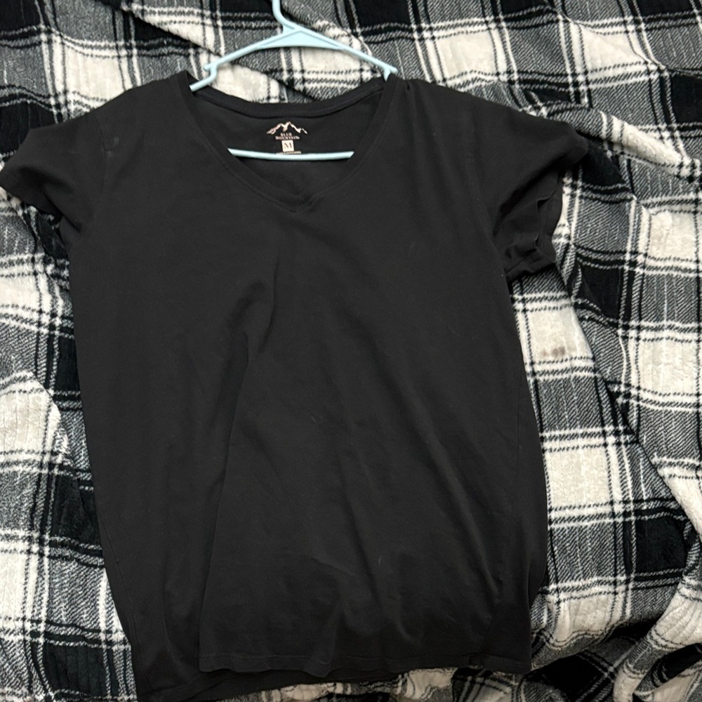 Women's Black V-Neck Short Sleeve Tee